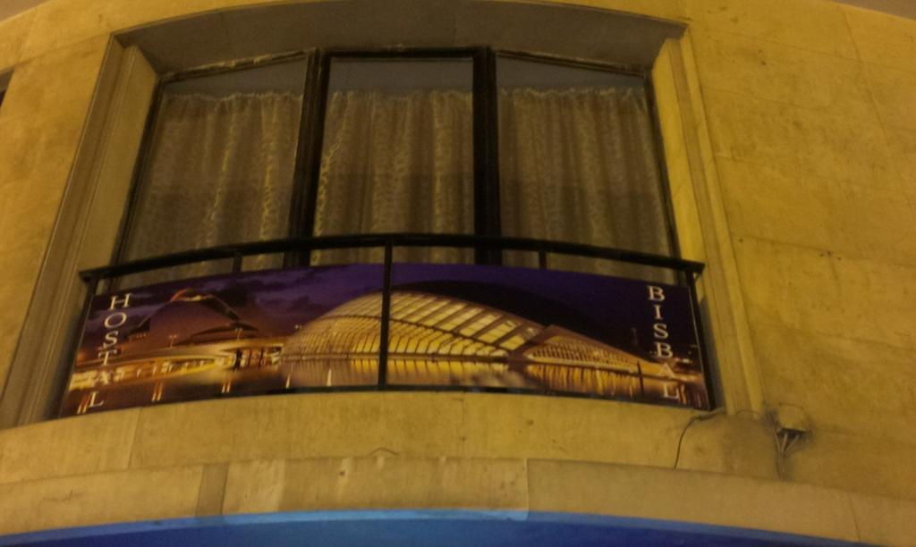 Hostal Bisbal Only Adults No Ac — Foto 1